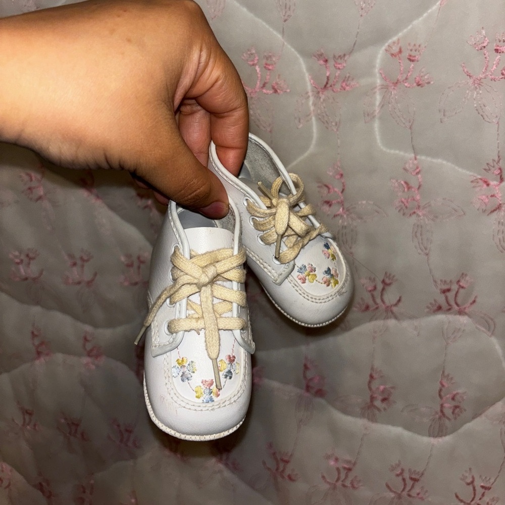Floral White Newborn Shoes